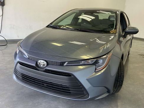 Used 2026 Toyota Corolla LE image 7
