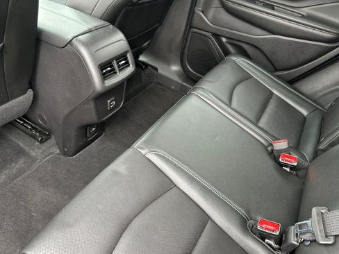 Used 2024 GMC Terrain SLT AWD/4WD image 13