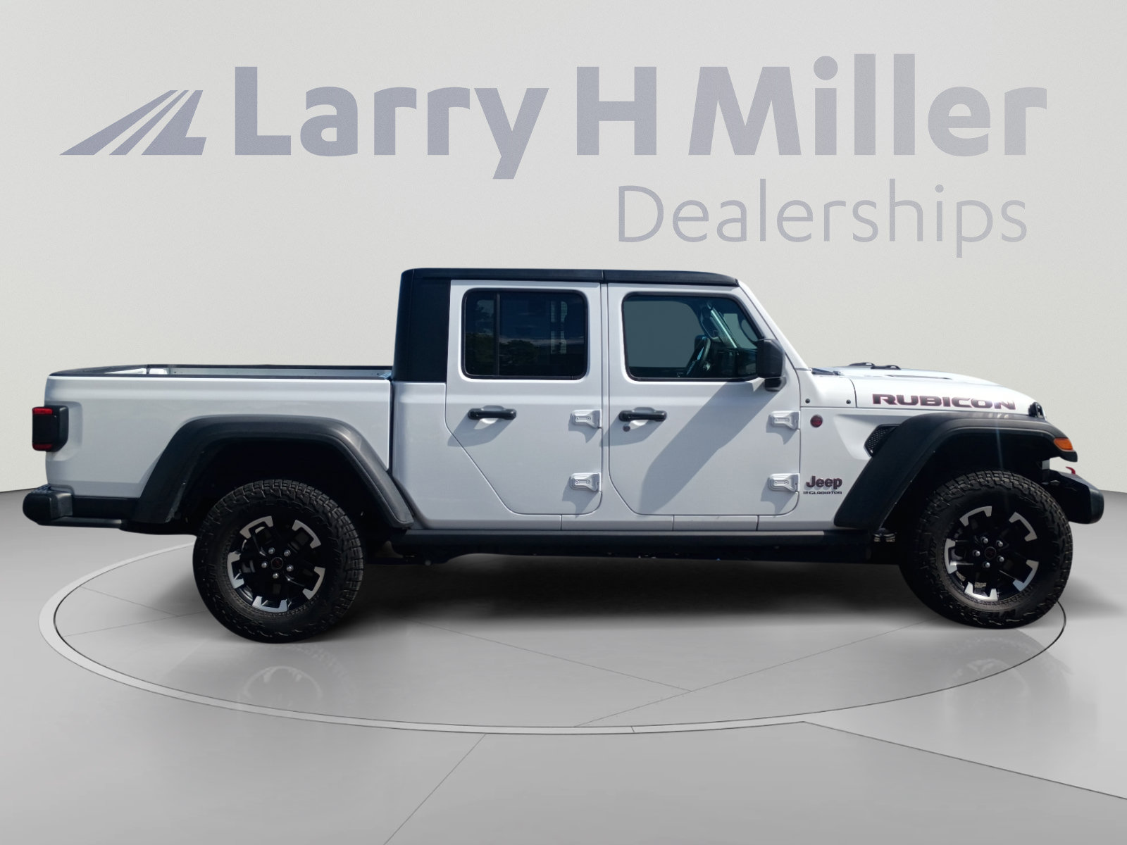Used 2026 Jeep Gladiator Rubicon w/ Steel Power Dome Hood Package AWD/4WD image 6