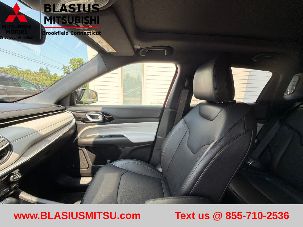 Used 2023 Jeep Compass Limited w/ Sun and Sound Group AWD/4WD image 32