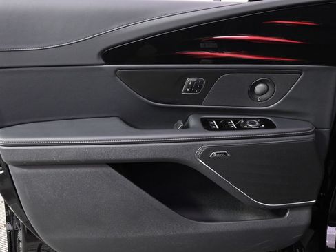 New 2026 Lincoln Nautilus Reserve AWD/4WD image 22