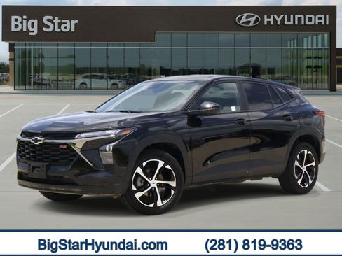 Used 2026 Chevrolet Trax RS w/ Driver Confidence Package FWD image 1