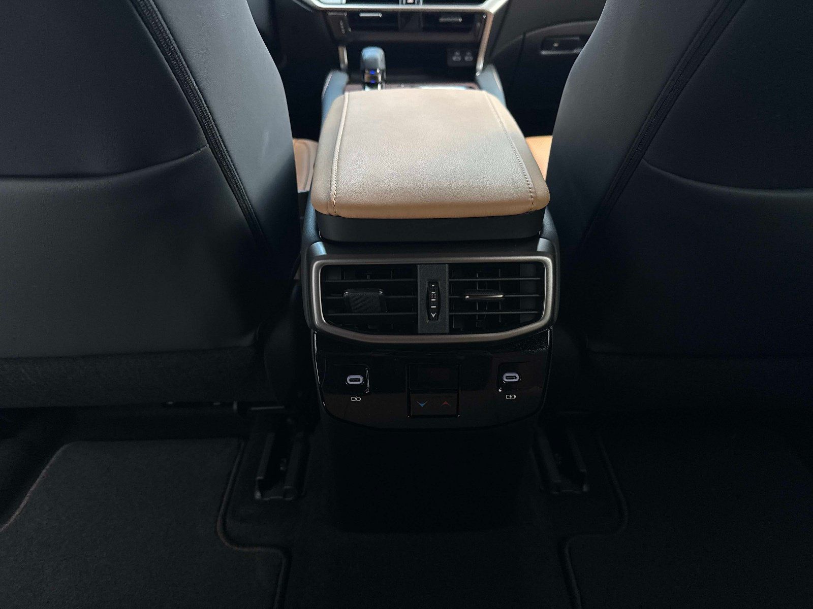 Used 2024 Lexus RX 350 Premium Plus w/ Accessory Package (Z1) FWD image 17