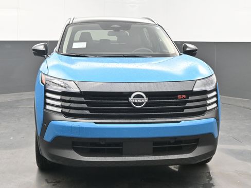 New 2025 Nissan Kicks SR image 2