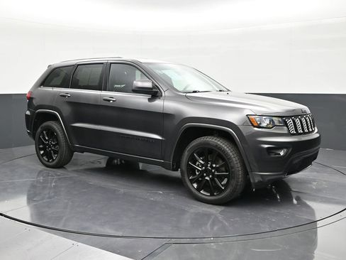 Used 2021 Jeep Grand Cherokee Laredo X image 7