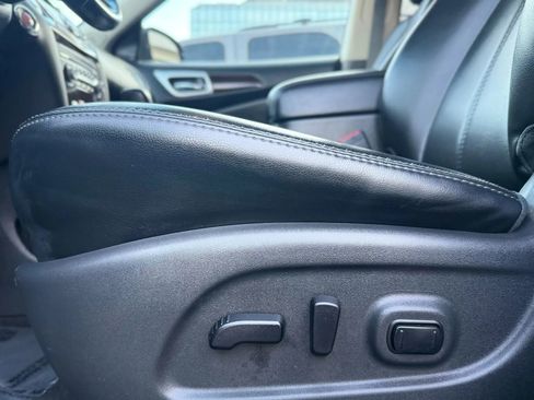 Used 2015 Nissan Pathfinder SL w/ SL Tech Package image 25