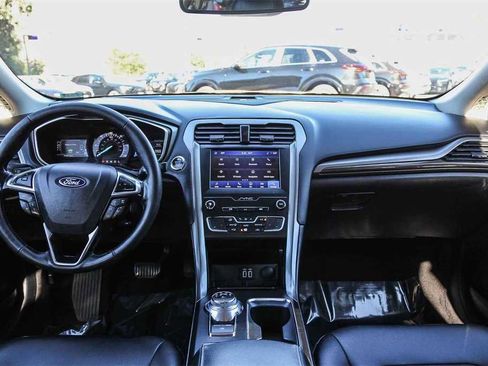 Used 2019 Ford Fusion SEL image 12