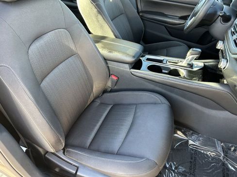 Used 2023 Nissan Altima 2.5 SV image 10