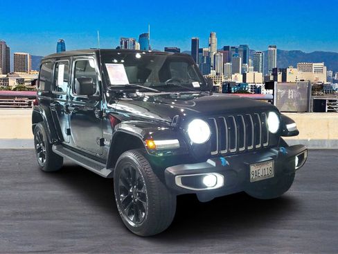 Used 2022 Jeep Wrangler Unlimited Sahara w/ Cold Weather Group image 3
