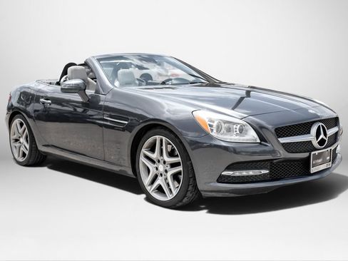 Used 2014 Mercedes-Benz SLK 350 image 4