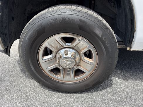 Used 2018 RAM 2500 Tradesman w/ Chrome Appearance Group AWD/4WD image 39