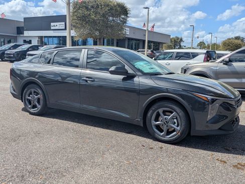 New 2026 Kia K4 LXS image 2