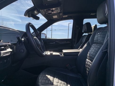 Used 2023 Cadillac Escalade Premium Luxury Platinum w/ LPO, Radiant Package image 16