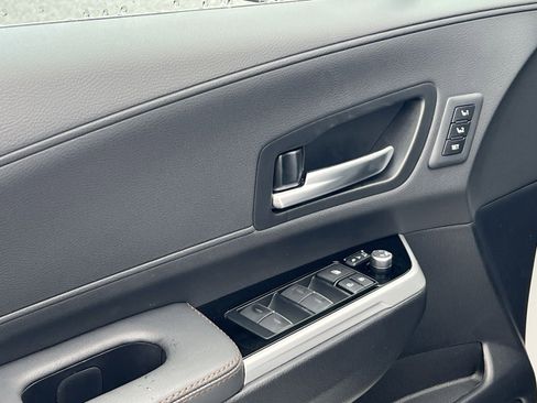 New 2026 Toyota Sienna Limited image 10