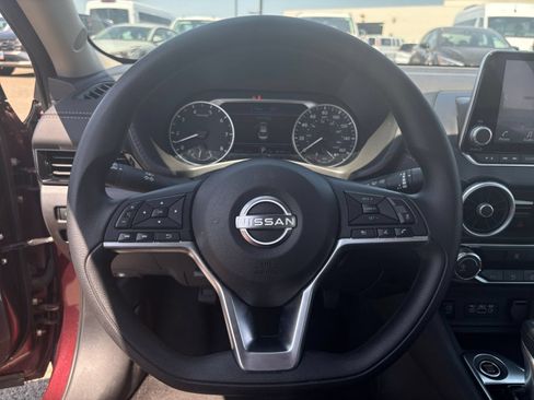 Used 2025 Nissan Sentra SV FWD image 29
