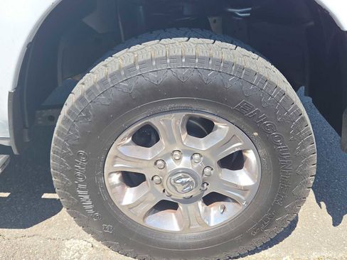 Used 2024 RAM 3500 Big Horn AWD/4WD image 2