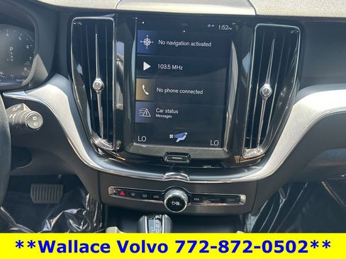 Used 2020 Volvo XC60 T5 Momentum FWD image 18