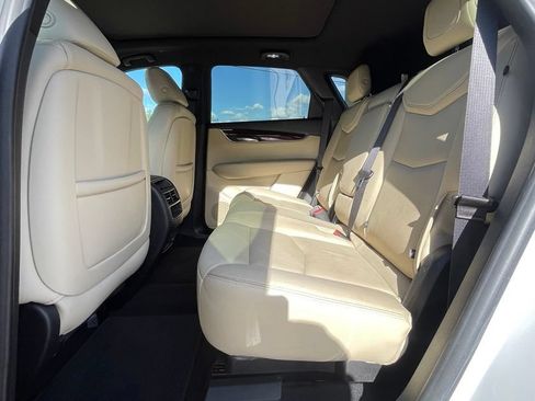 Used 2019 Cadillac XT5 Luxury FWD image 32