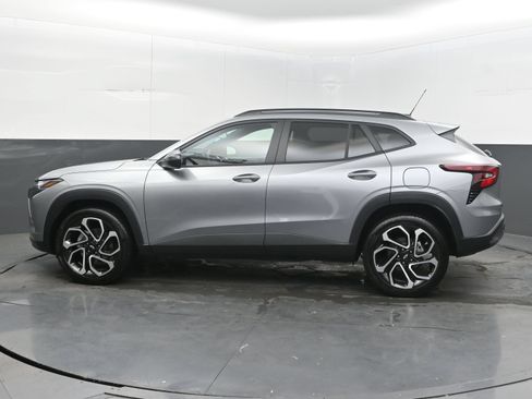 Used 2026 Chevrolet Trax RS w/ Sunroof Package FWD image 5