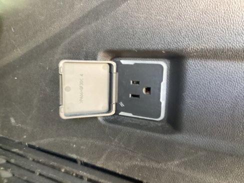 Used 2023 GMC Yukon SLT image 15