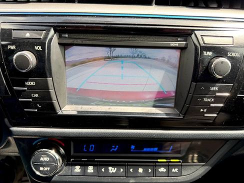Used 2015 Toyota Corolla S FWD image 25
