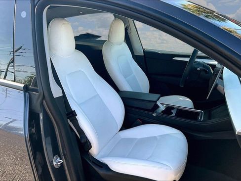 Used 2022 Tesla Model Y Performance AWD/4WD image 27