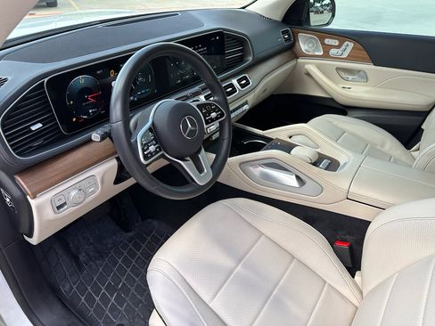 Used 2021 Mercedes-Benz GLS 450 4MATIC image 10