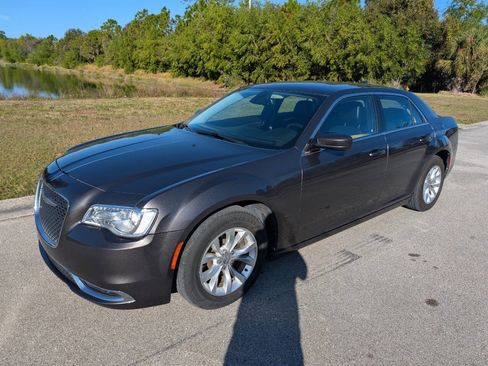 Used 2016 Chrysler 300 Limited w/ Driver Convenience Group image 2