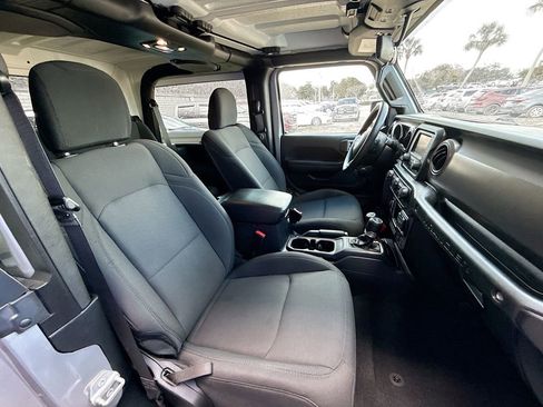 Used 2021 Jeep Wrangler Sport image 32
