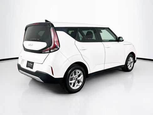 Used 2025 Kia Soul LX w/ LX Technology Package FWD image 9