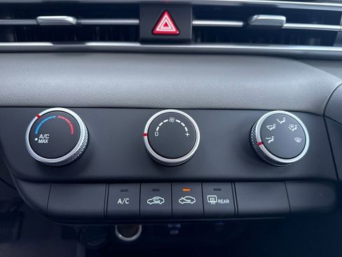 New 2026 Hyundai Elantra SE image 17