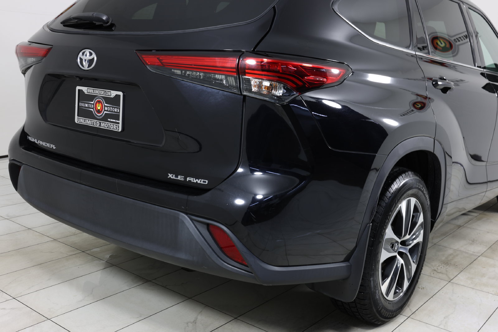 Used 2022 Toyota Highlander XLE AWD/4WD image 44