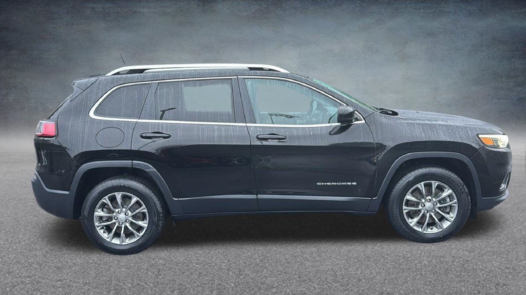 Used 2019 Jeep Cherokee Latitude Plus w/ Cold Weather Group AWD/4WD image 13