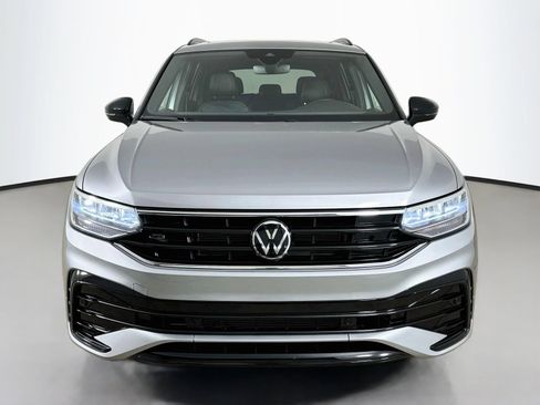 Used 2024 Volkswagen Tiguan SE R-Line AWD/4WD image 2