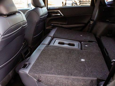 New 2026 Mitsubishi Outlander AWD image 35