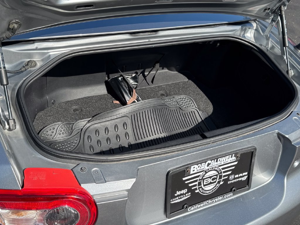 Used 2014 MAZDA MX-5 Miata Grand Touring RWD image 16