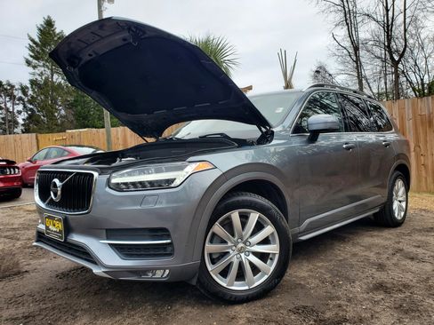 Used 2018 Volvo XC90 T6 Momentum w/ Momentum Plus Package image 16