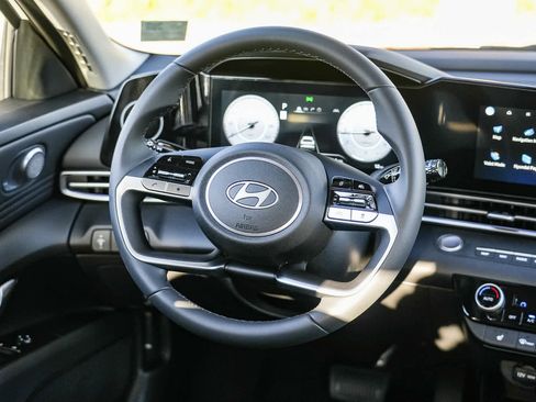 New 2026 Hyundai Elantra Limited FWD image 14