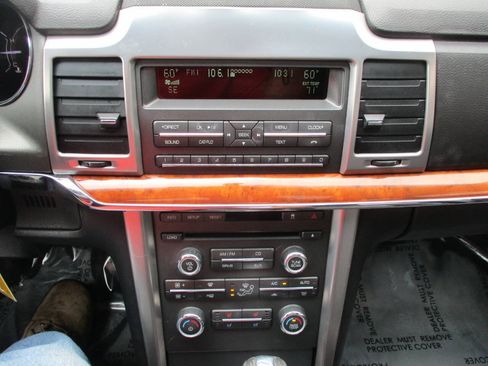 Used 2010 Lincoln MKZ FWD image 31
