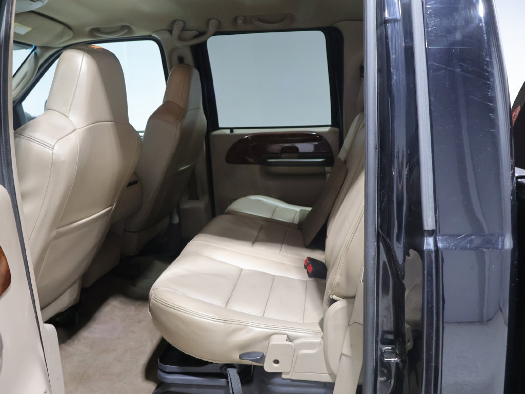 Used 2004 Ford F350 Lariat AWD/4WD image 18
