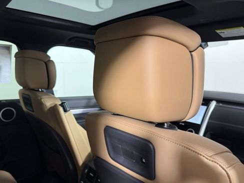 New 2025 Land Rover Discovery Dynamic SE image 25