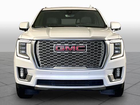 Used 2021 GMC Yukon XL Denali w/ Denali Premium Package AWD/4WD image 4