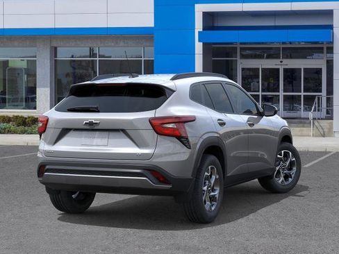 New 2026 Chevrolet Trax LT w/ LT Convenience Package FWD image 4