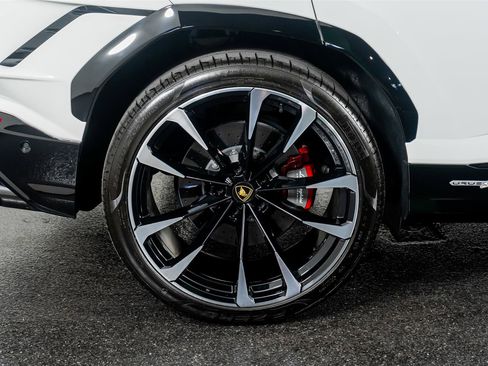 Used 2023 Lamborghini Urus S AWD/4WD image 9