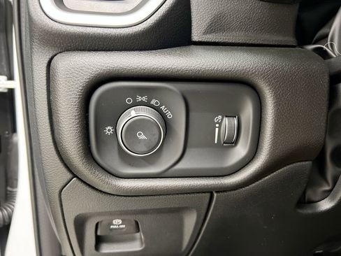 Used 2023 RAM 1500 Big Horn AWD/4WD image 17