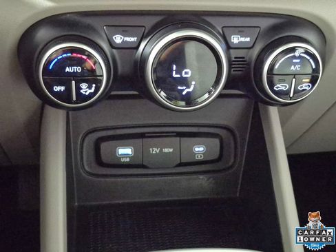 Used 2025 Hyundai Venue SEL FWD image 20