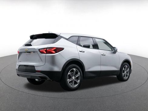 Used 2026 Chevrolet Blazer LT FWD image 9