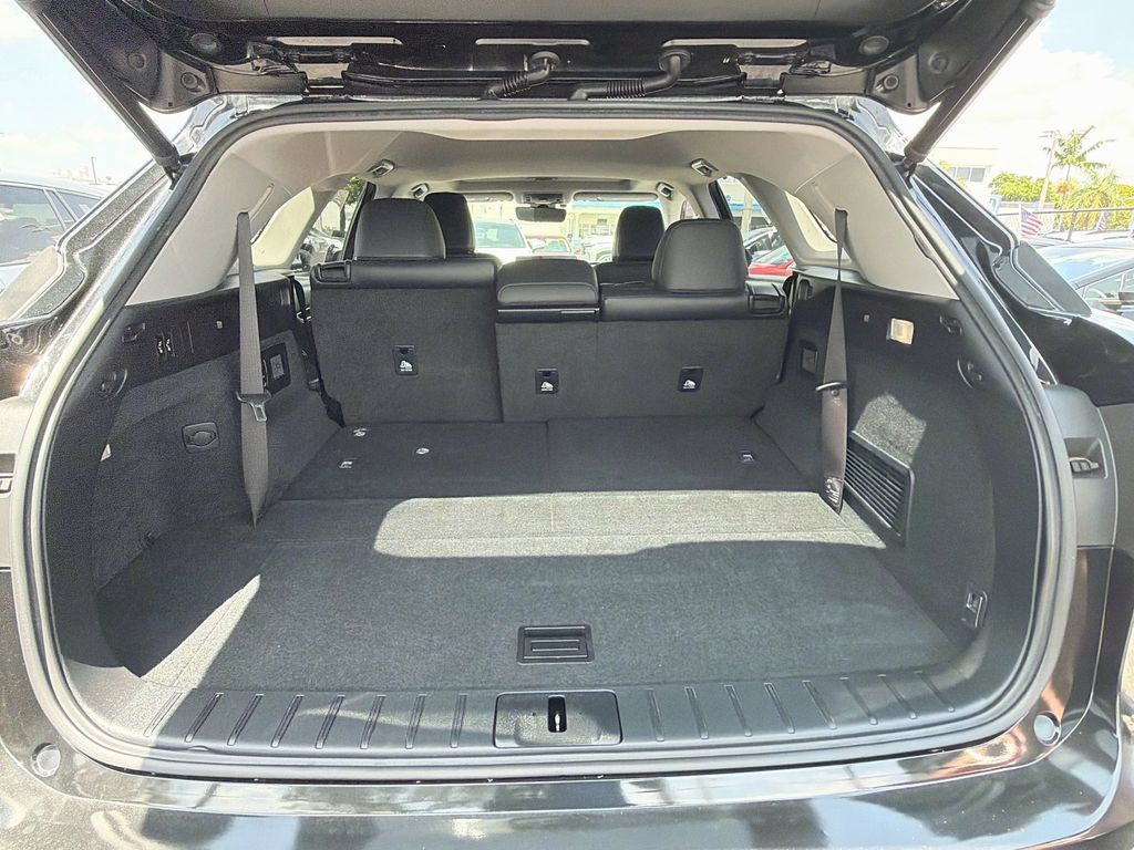 Used 2022 Lexus RX 350L Premium w/ Premium Package AWD/4WD image 27