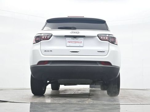 Used 2025 Jeep Compass Latitude AWD/4WD image 35