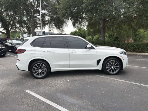 Certified 2025 BMW X5 xDrive40i w/ M Sport Package AWD/4WD image 3